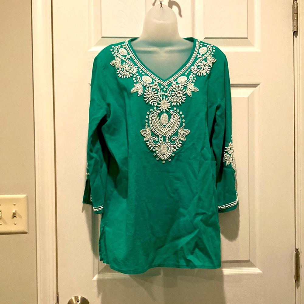 Chico’s green linen blend tunic with white beading, Sz M
